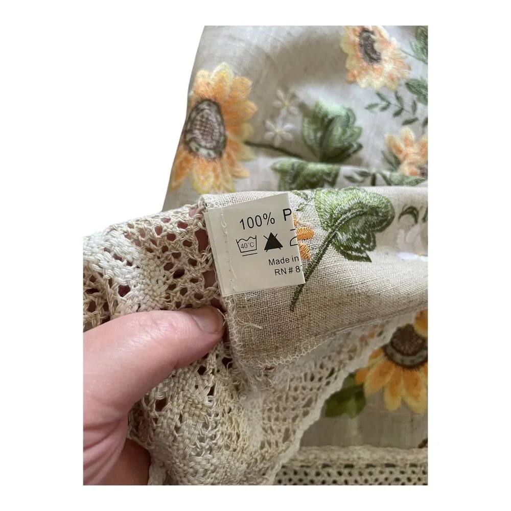 NIB Vintage Embroidered Sunflower Square Tablecloth Table Topper 33x33